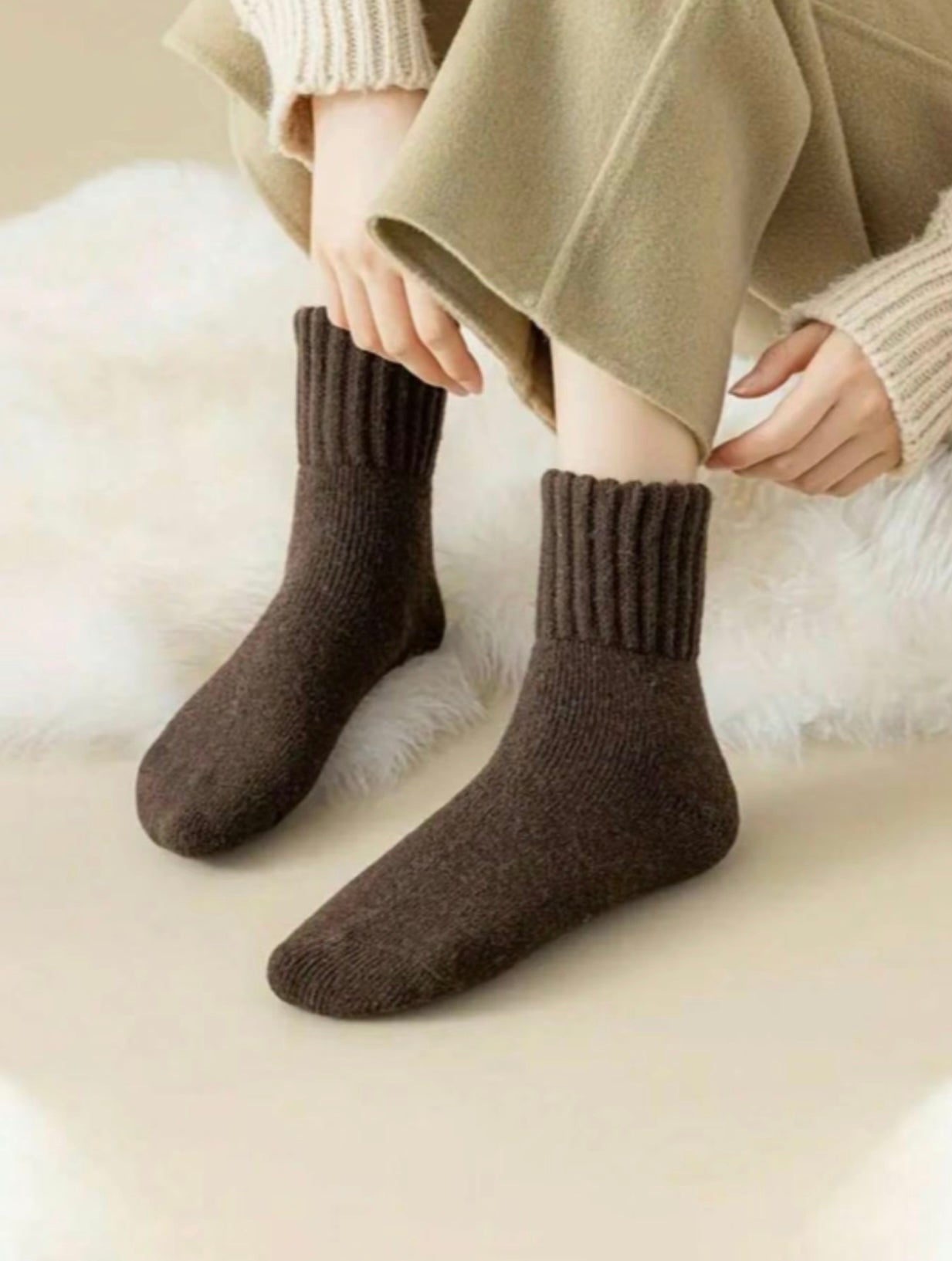 Cozy Solid Mid-Calf Socks