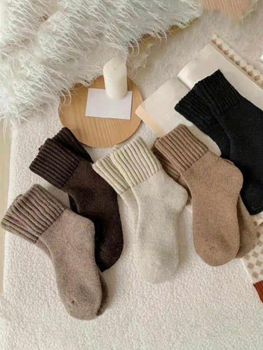 Cozy Solid Mid-Calf Socks