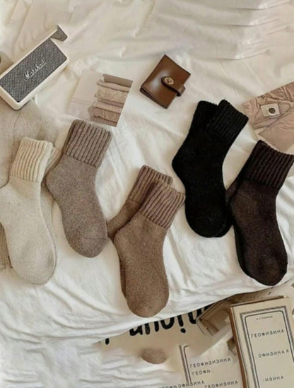 Cozy Solid Mid-Calf Socks