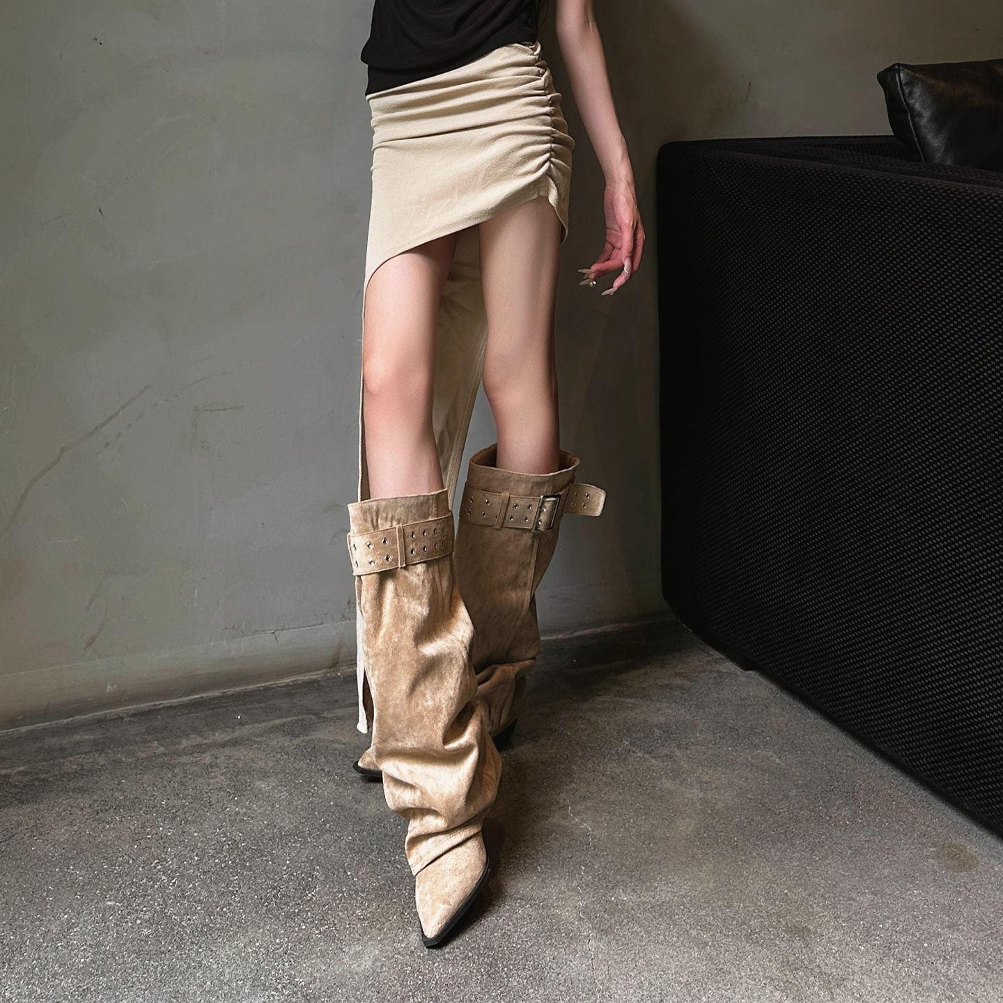 Pointed-Toe Western Boots