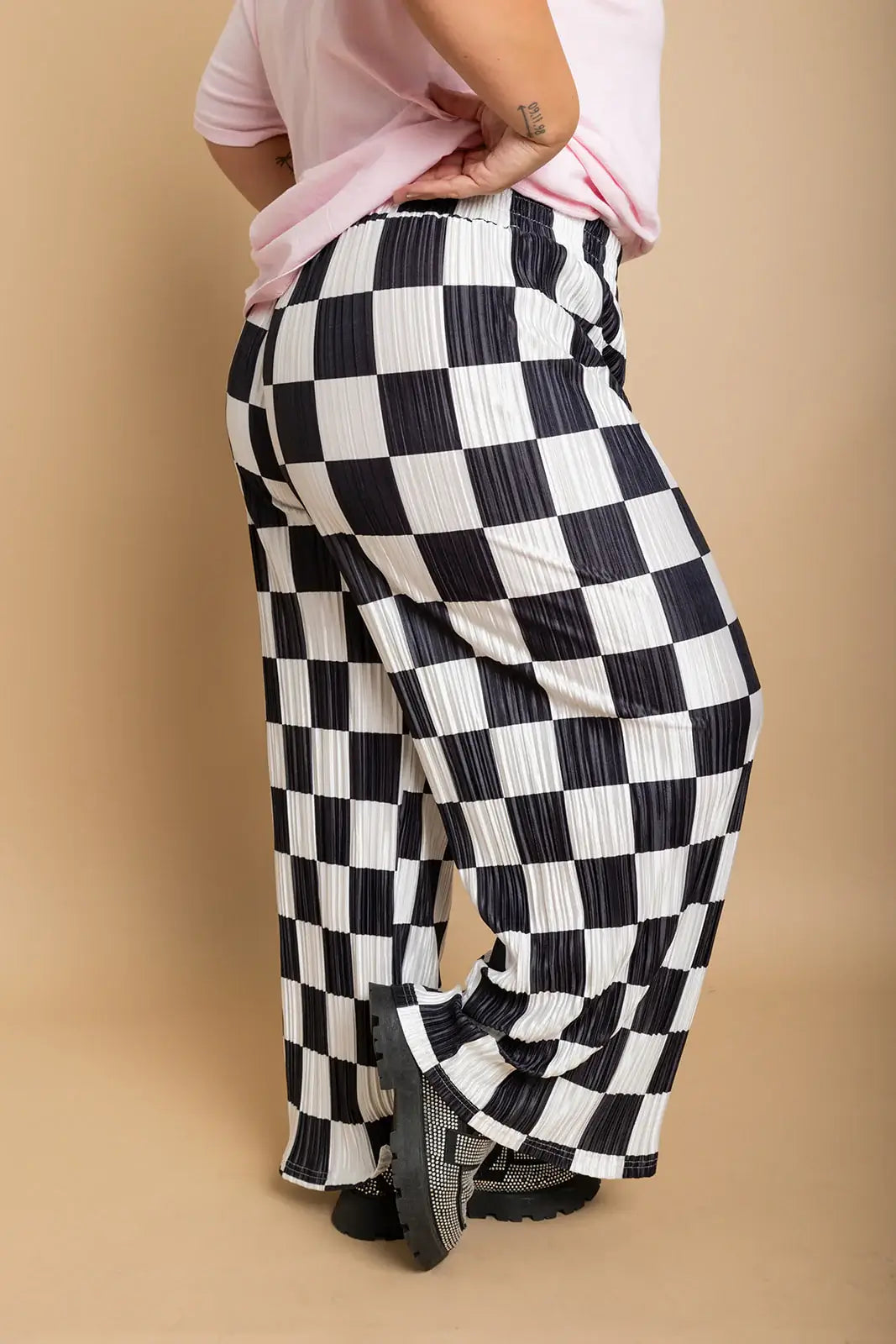 Checkered Plisse Pants